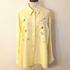 Vintage Gingham button up embroidered ladybugs, flowers, bees, dragonflies. PXL.
